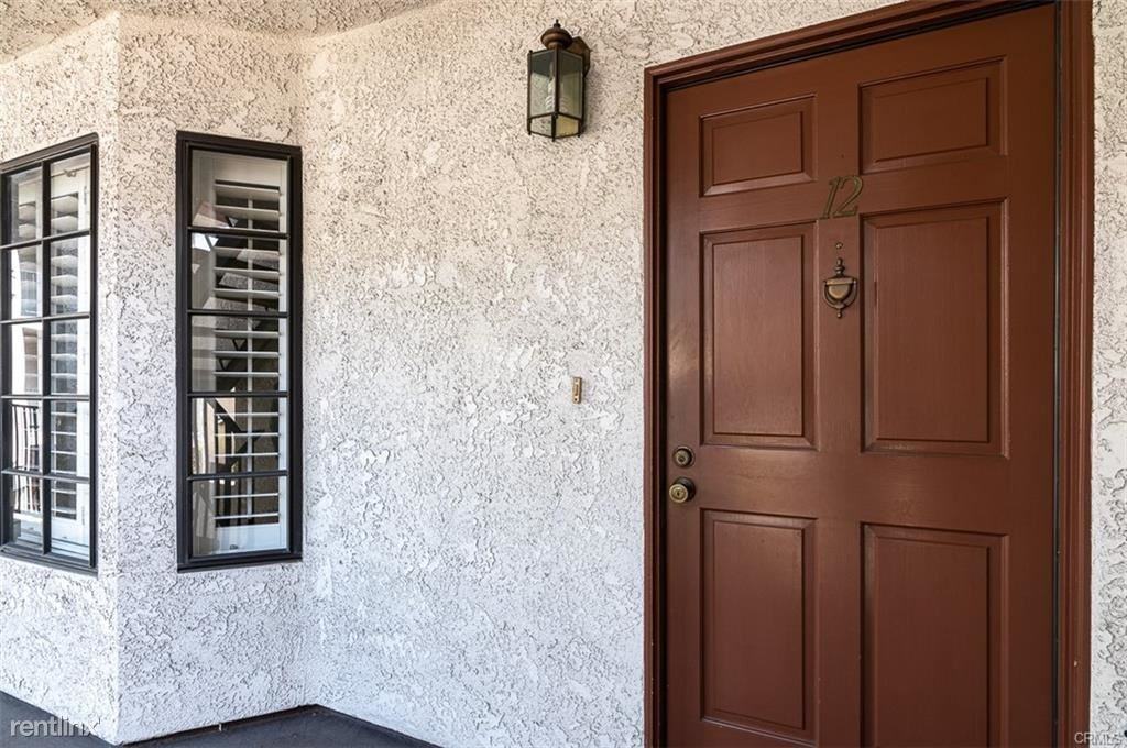 811 N Columbus Ave #12 - Photo 3 of 11