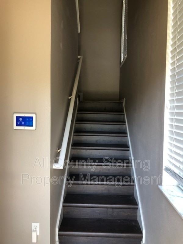 7021 Kirkland Way - Photo 3 of 19