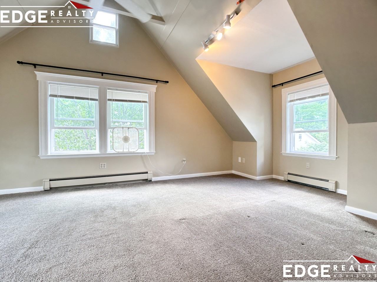 555 Washington St #3 - Photo 2 of 7