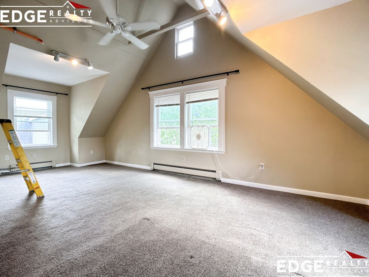 555 Washington St #3 - Photo 3 of 7