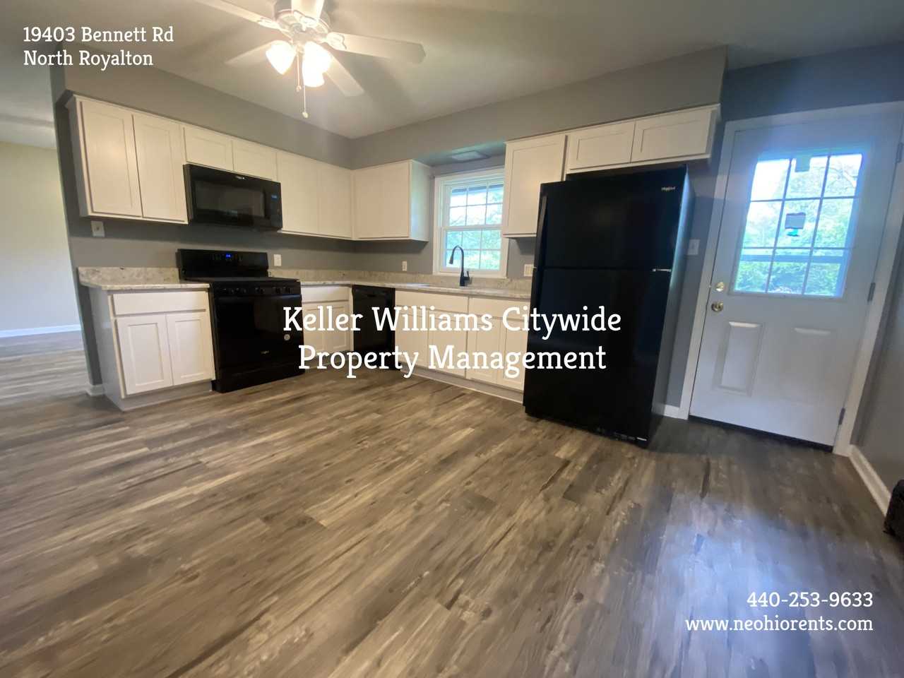 19403 Bennett Rd - Photo 3 of 20