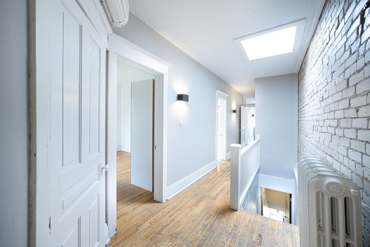 151 Roncesvalles Avenue - Photo 3 of 15