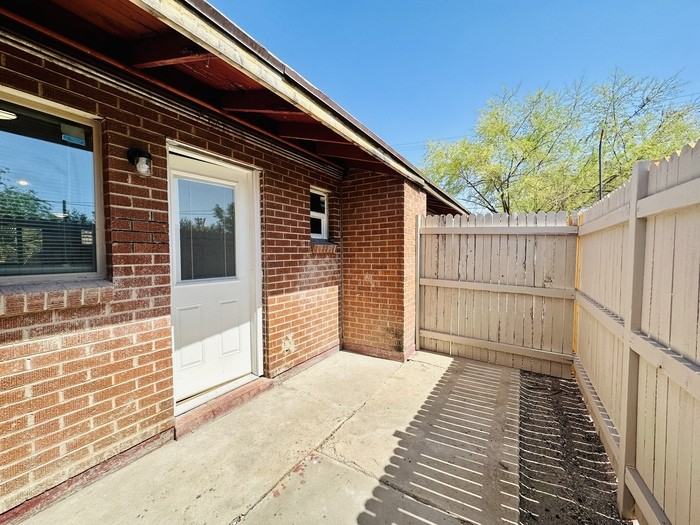 55 N Euclid Ave #55 - Photo 3 of 11