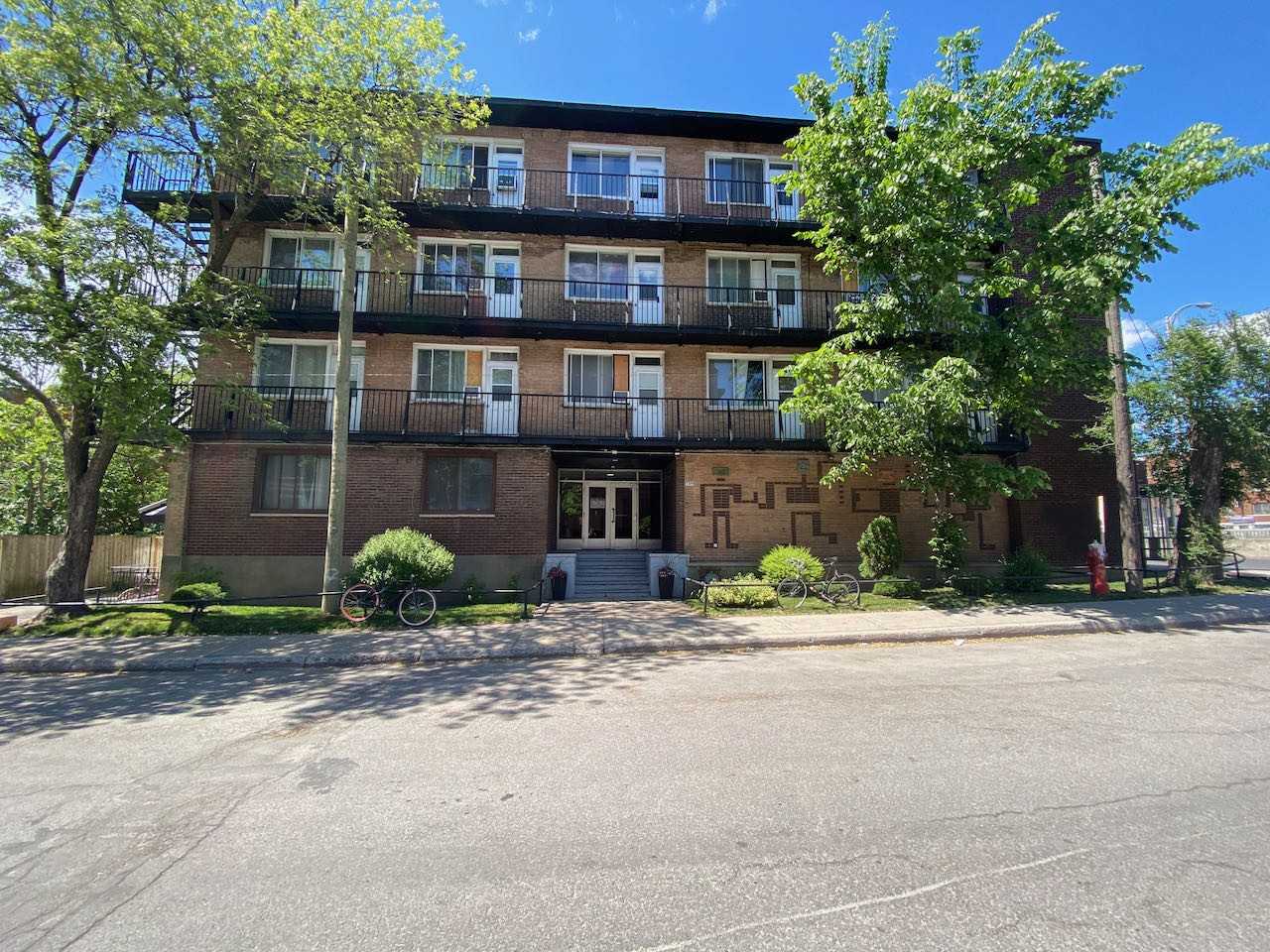 Place Lucy Apartments in Snowdon, Montréal, QC H3X 1L1 Zumper