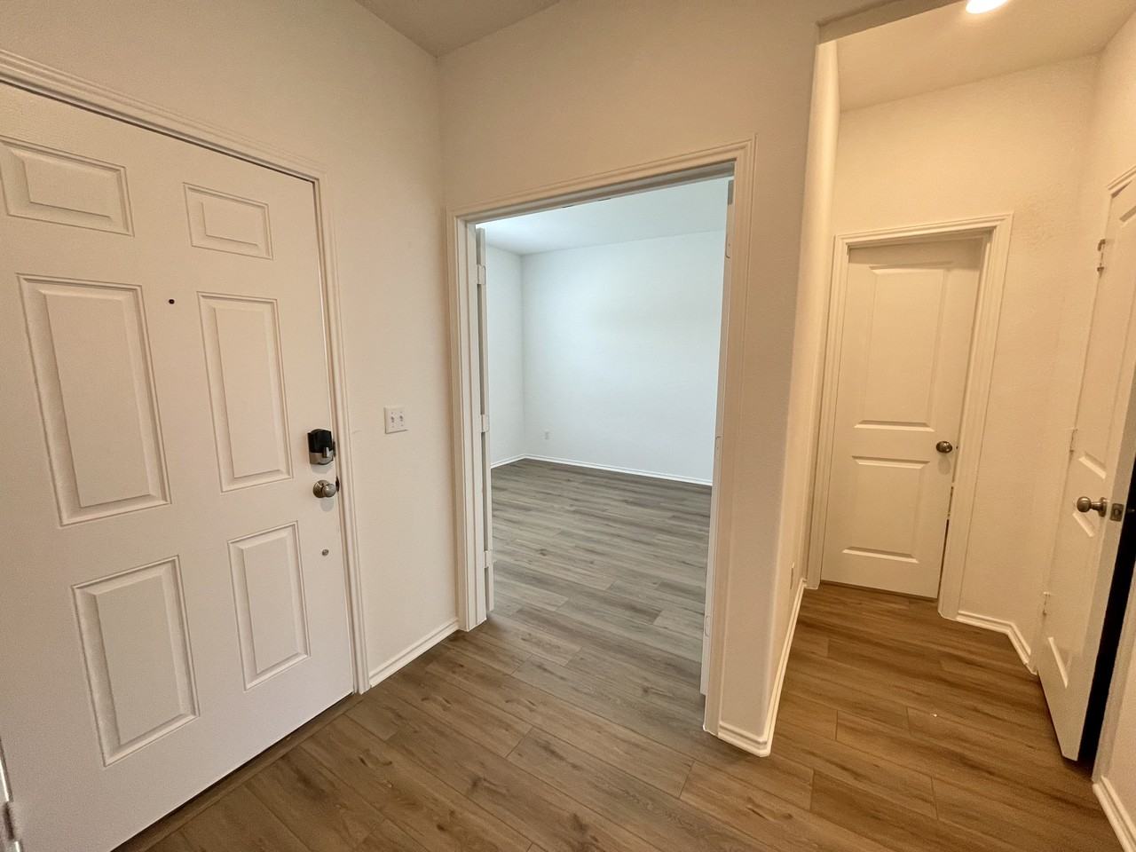 644 Silver Springs Bnd #NA - Photo 2 of 20