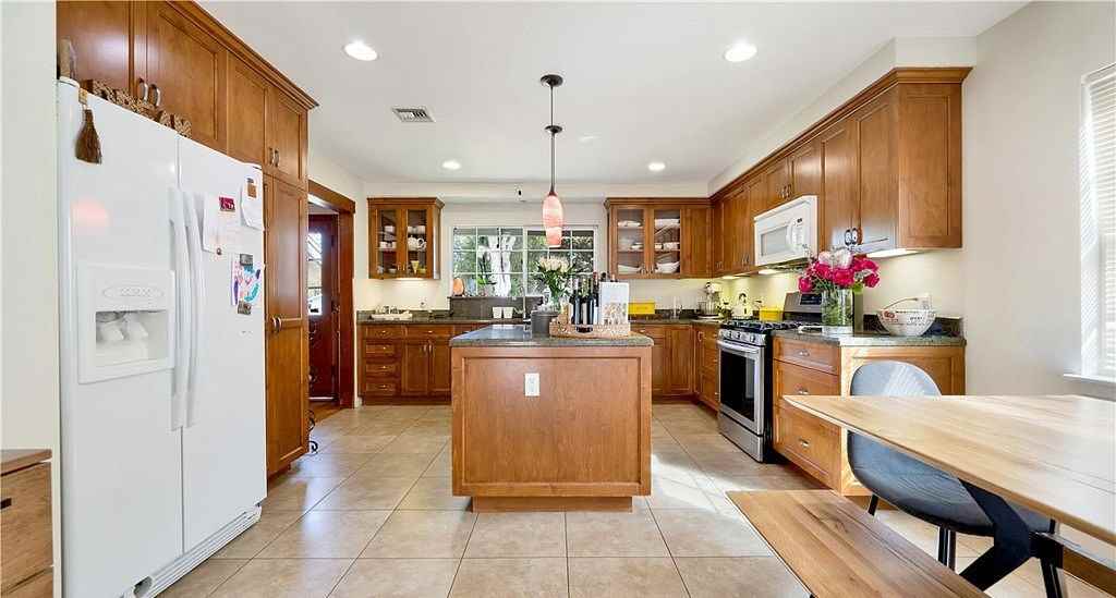 21230 Velicata St #NA - Photo 3 of 10