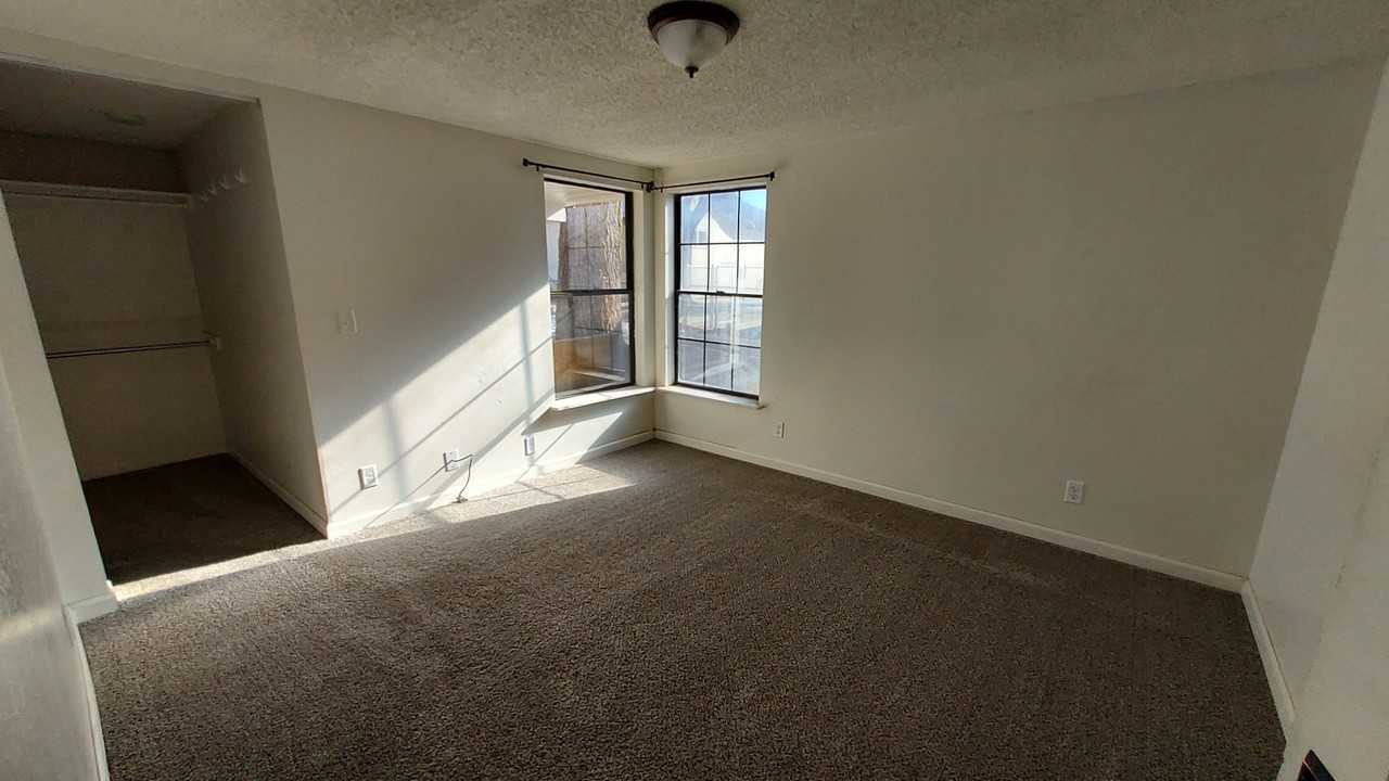 418 G St #A - Photo 3 of 10