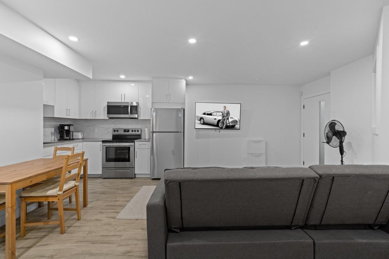 929 Canyon Boulevard - Photo 2 of 4