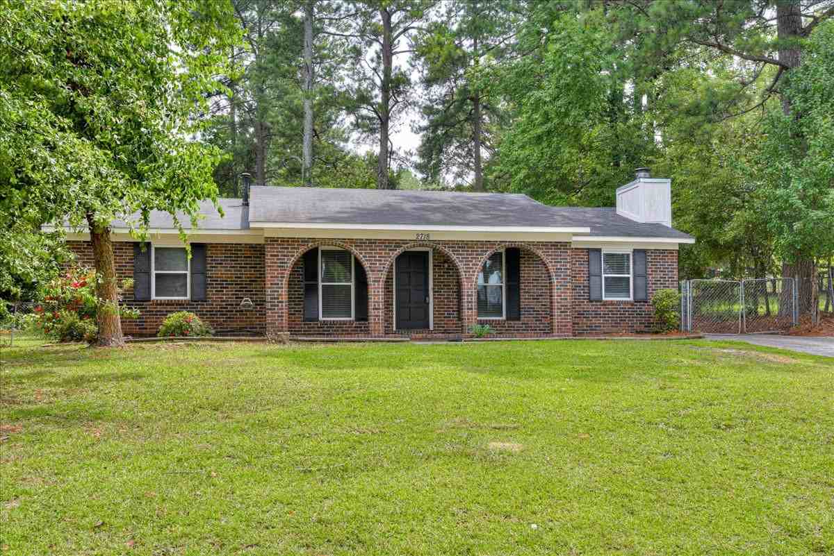 2718 Cranbrook Dr #1 - Photo 2 of 32