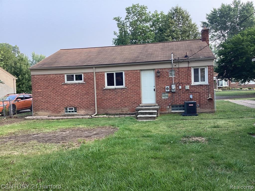 31568 Marblehead Rd - Photo 2 of 24