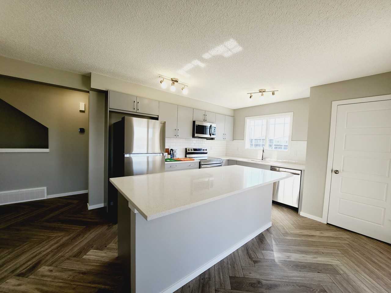 20613 21a Ave Nw - Photo 2 of 27