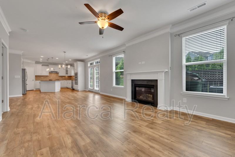 7419 Canova Ln - Photo 3 of 38