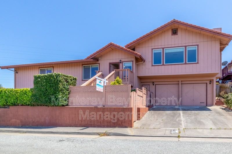 1446 Skyview Dr - Photo 2 of 47