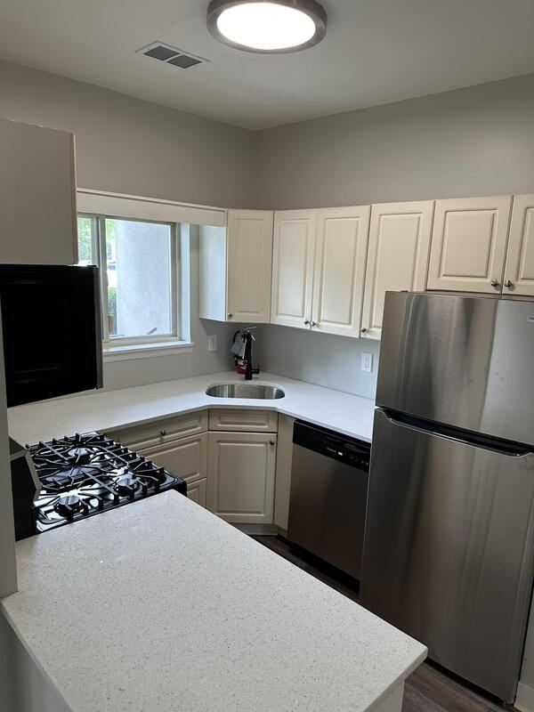 501 Brittany Dr - Photo 3 of 14