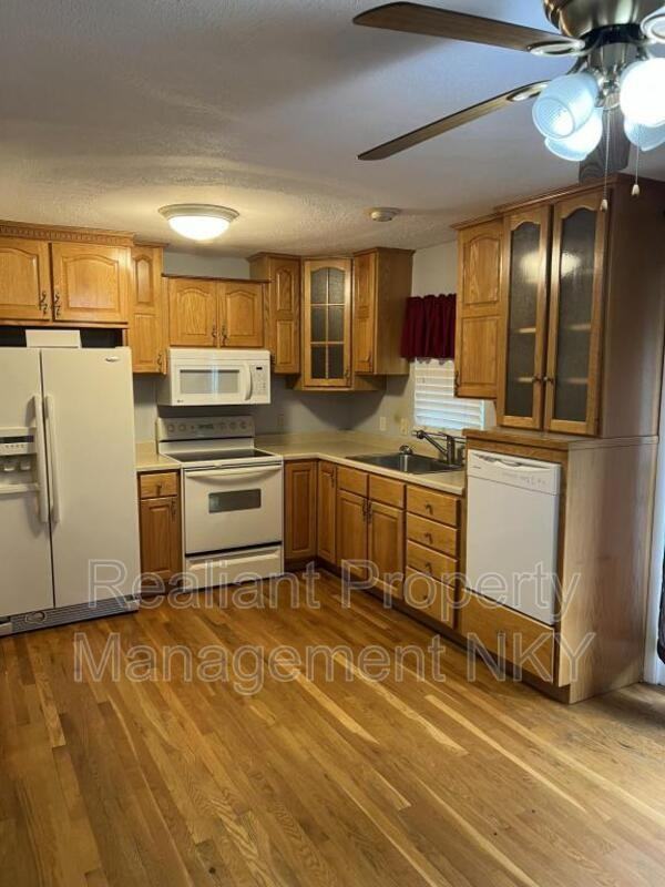 262 N Ashbrook Cir - Photo 3 of 8