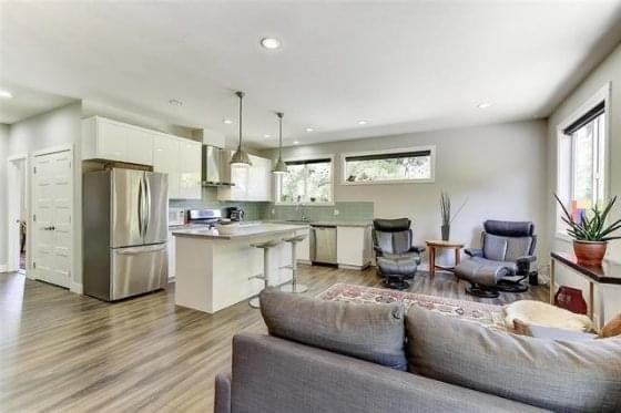 1927 Bowes Street - Photo 2 of 14