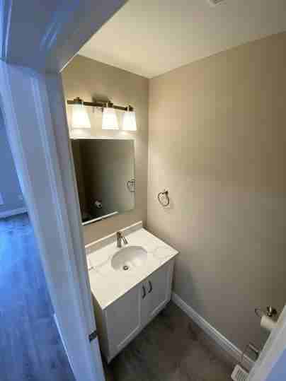 9 Portsmouth Av - Photo 3 of 14