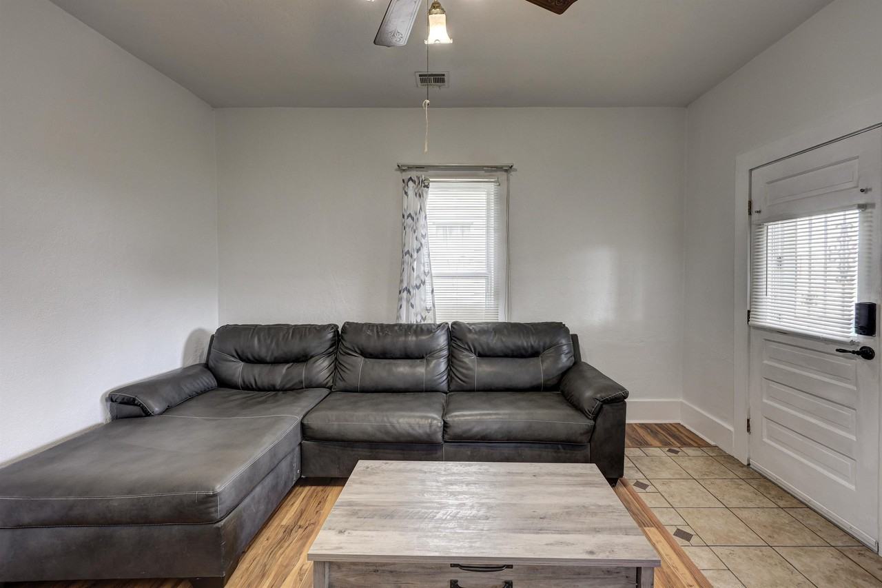 1221 W 10th St #1 - Photo 5 of 26