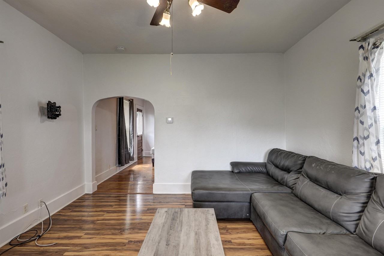 1221 W 10th St #1 - Photo 7 of 26