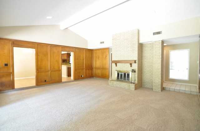 2702 Apple Creek Cir - Photo 2 of 10