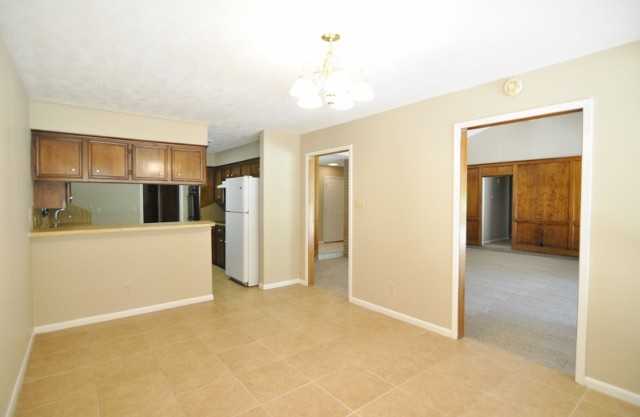 2702 Apple Creek Cir - Photo 3 of 10