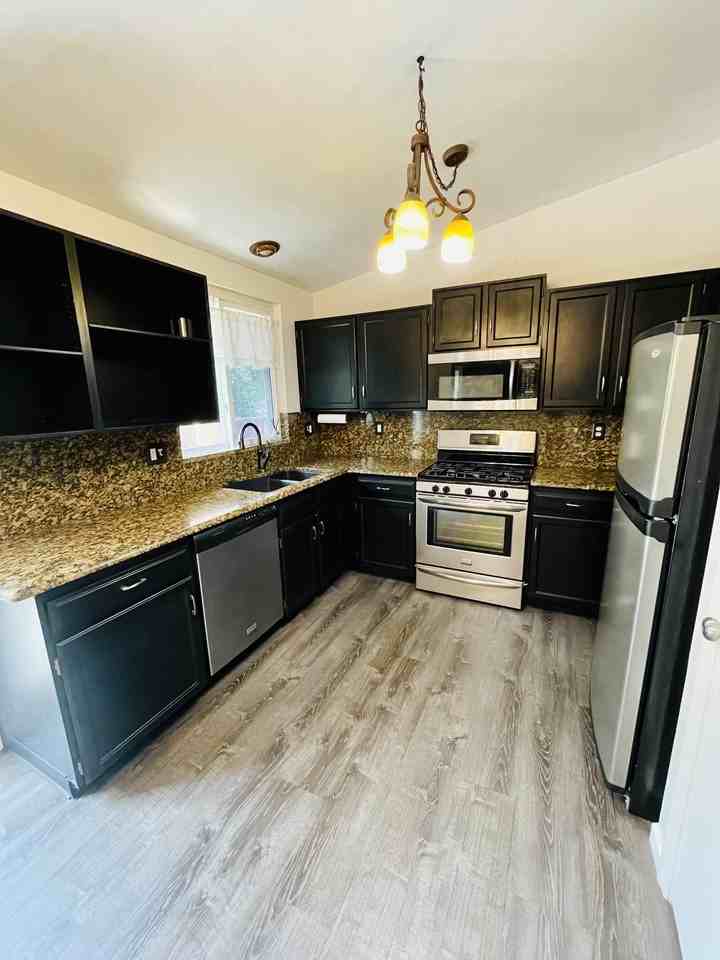 8527 S Flower St #NA - Photo 3 of 16