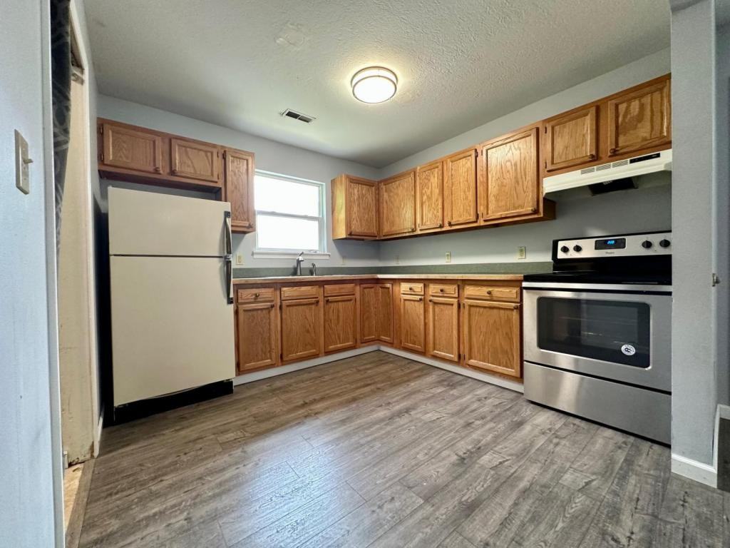 567 Sherman St - Photo 3 of 16