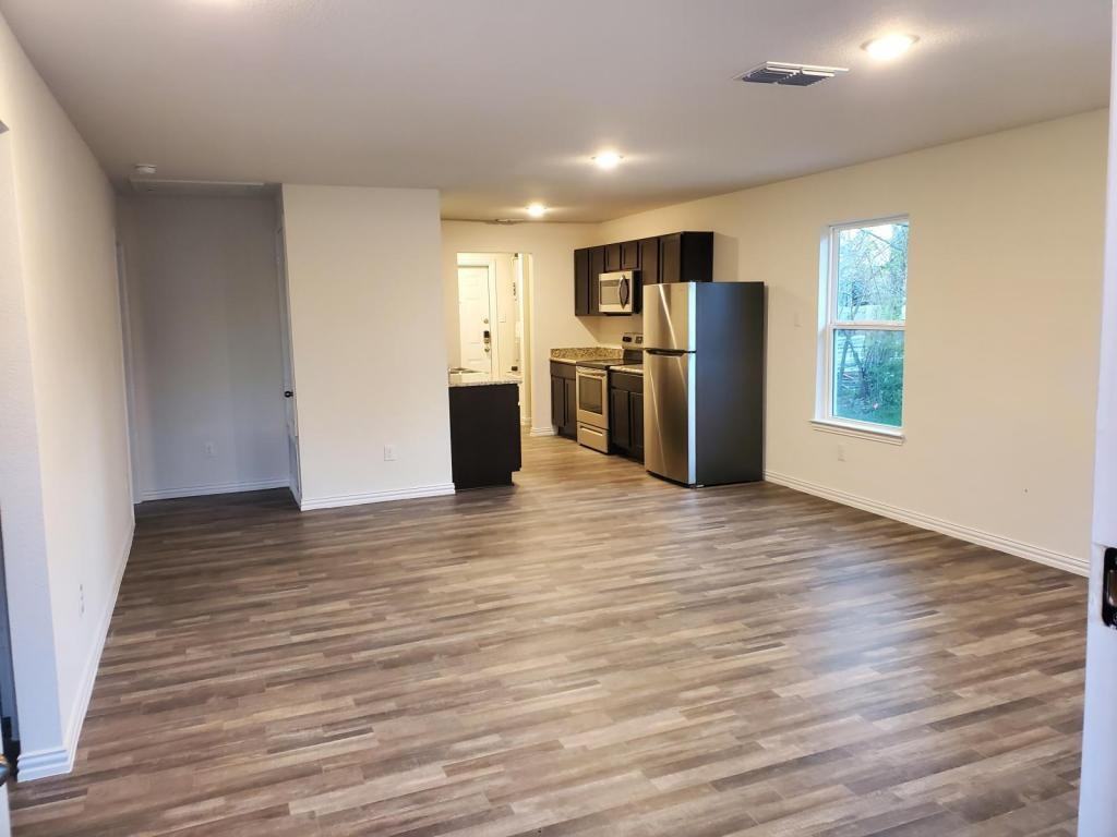 201 S 2nd St - Photo 2 of 10