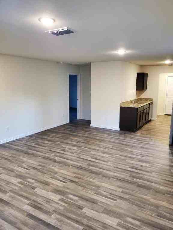 201 S 2nd St - Photo 3 of 10