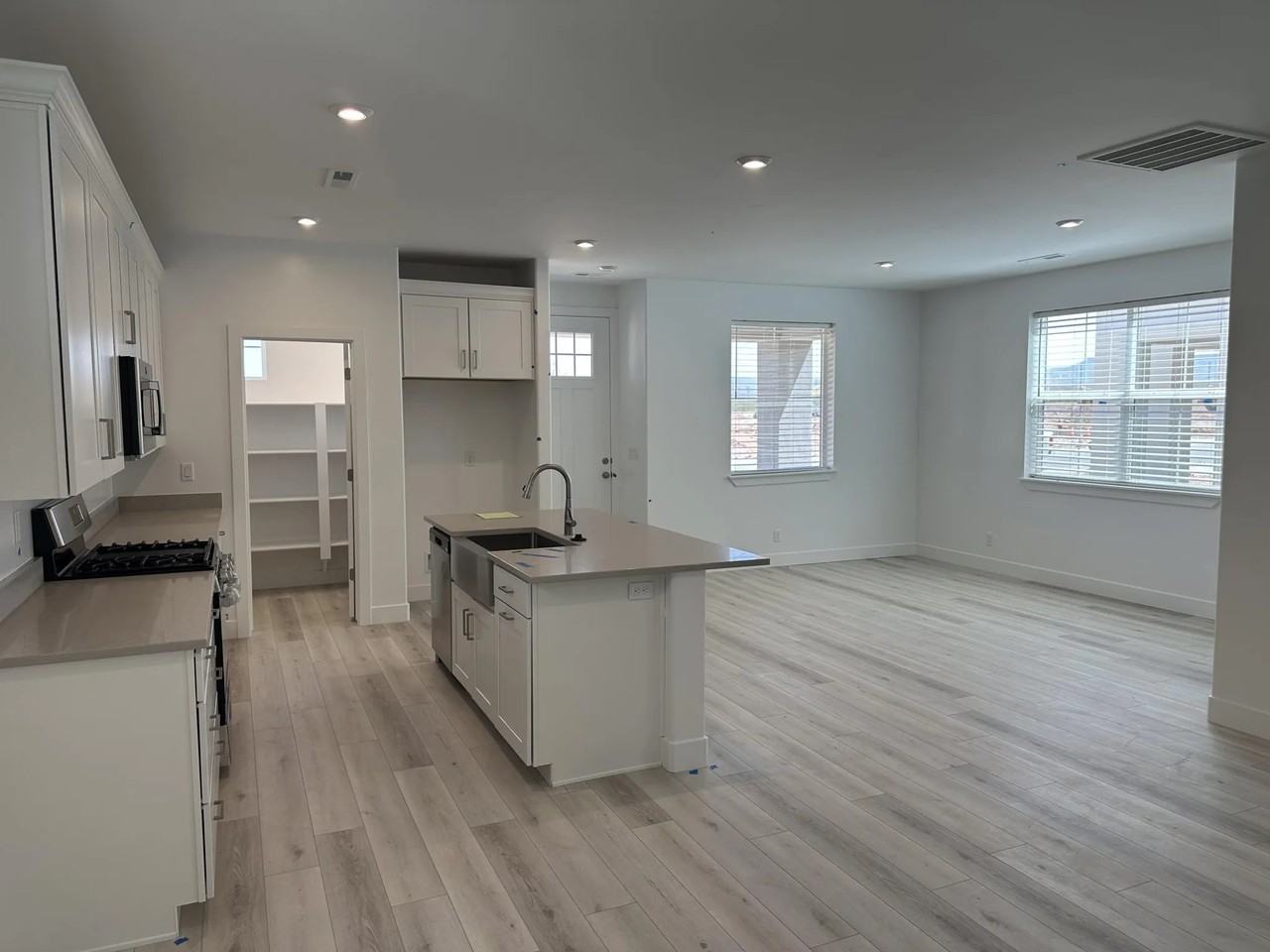 S Silver Birch Ln - Photo 7 of 34