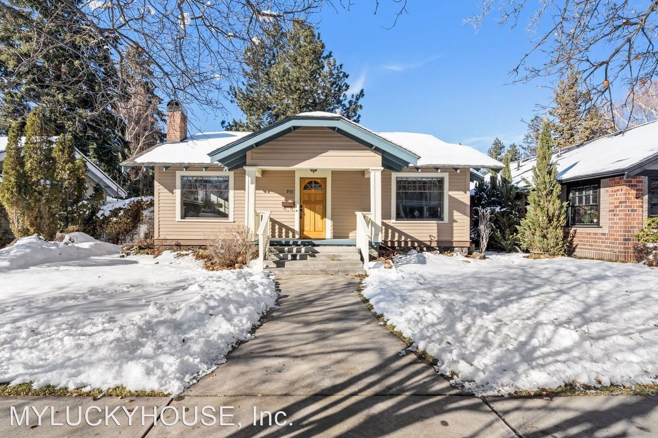 711 Nw Broadway St - Photo 2 of 34