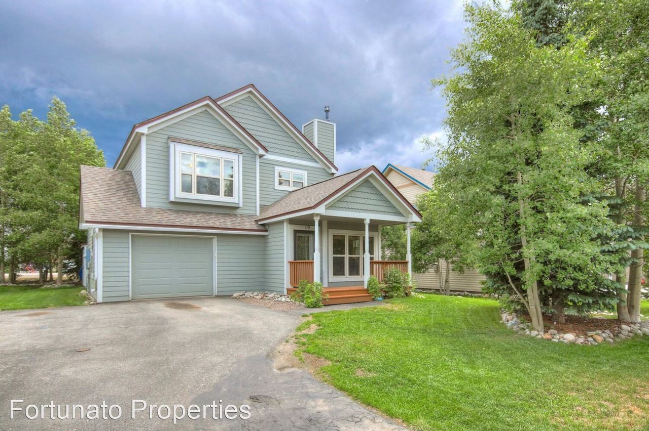 19 Audrey Cir - Photo 2 of 32