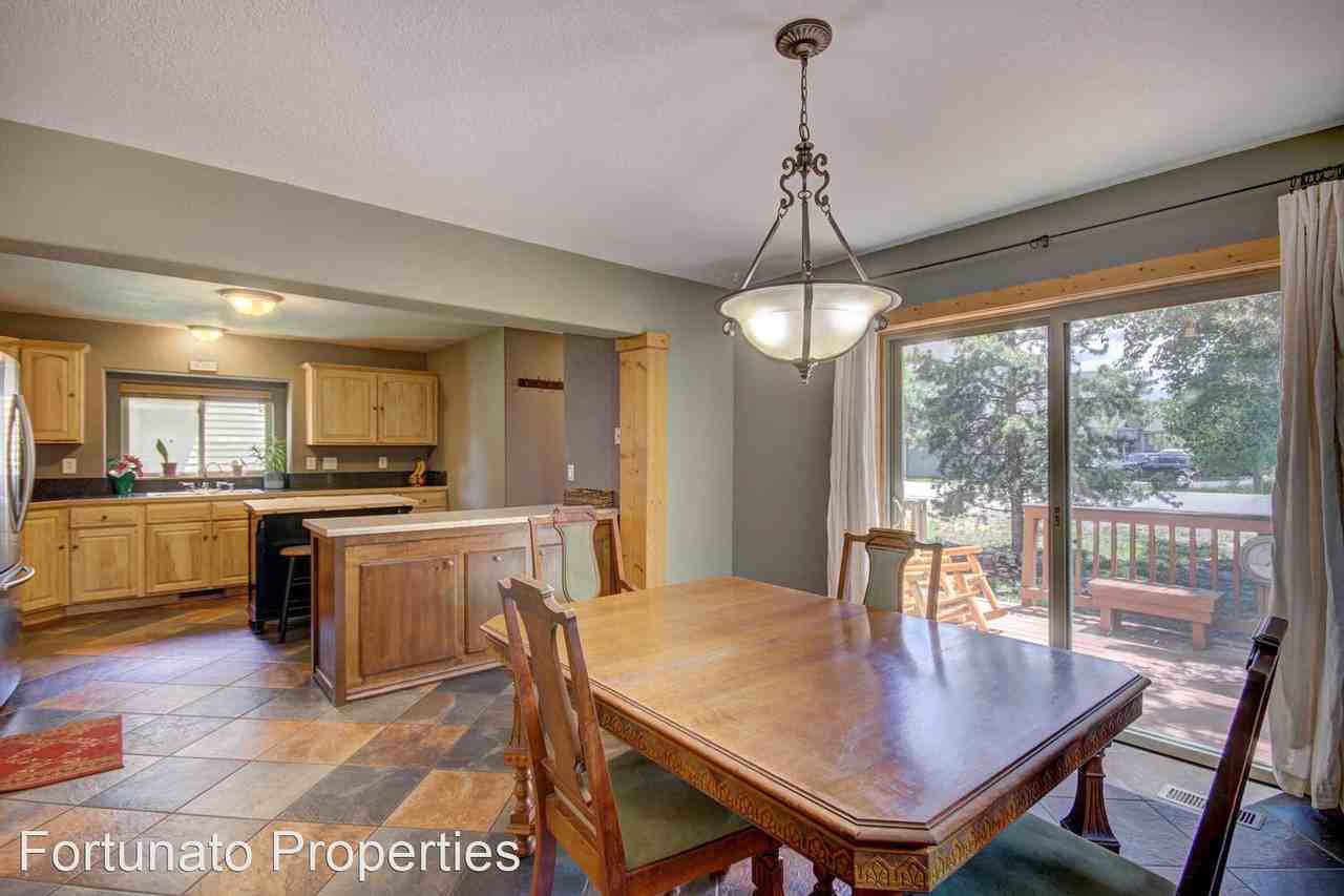 19 Audrey Cir - Photo 3 of 32