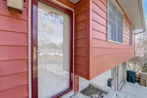 5009 Woodburn Drive - Photo 2 of 20