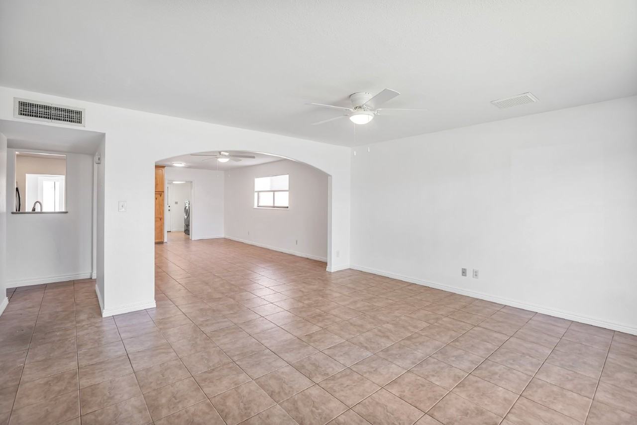 8308 E Turney Ave - Photo 4 of 19