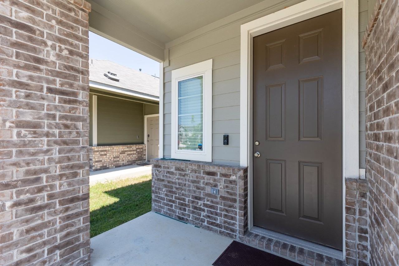 4734 Audubon Pl - Photo 3 of 34