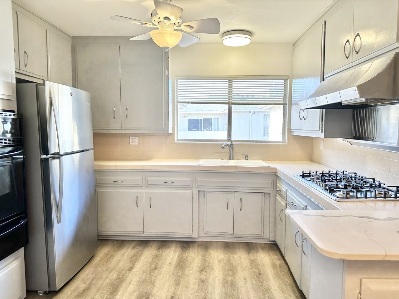 1446 S Canfield Ave #8