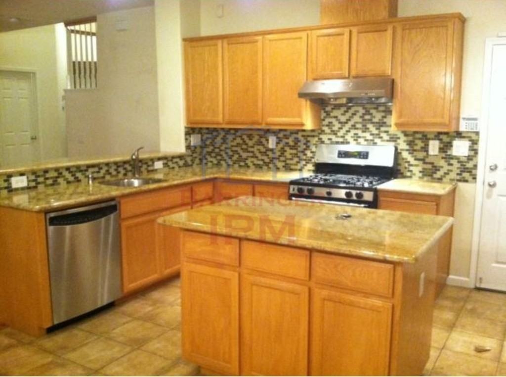 1158 Atherton Dr - Photo 2 of 11