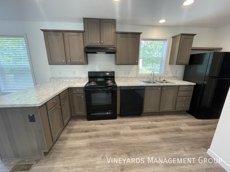 954 Northwood Dr #48 - Photo 3 of 10