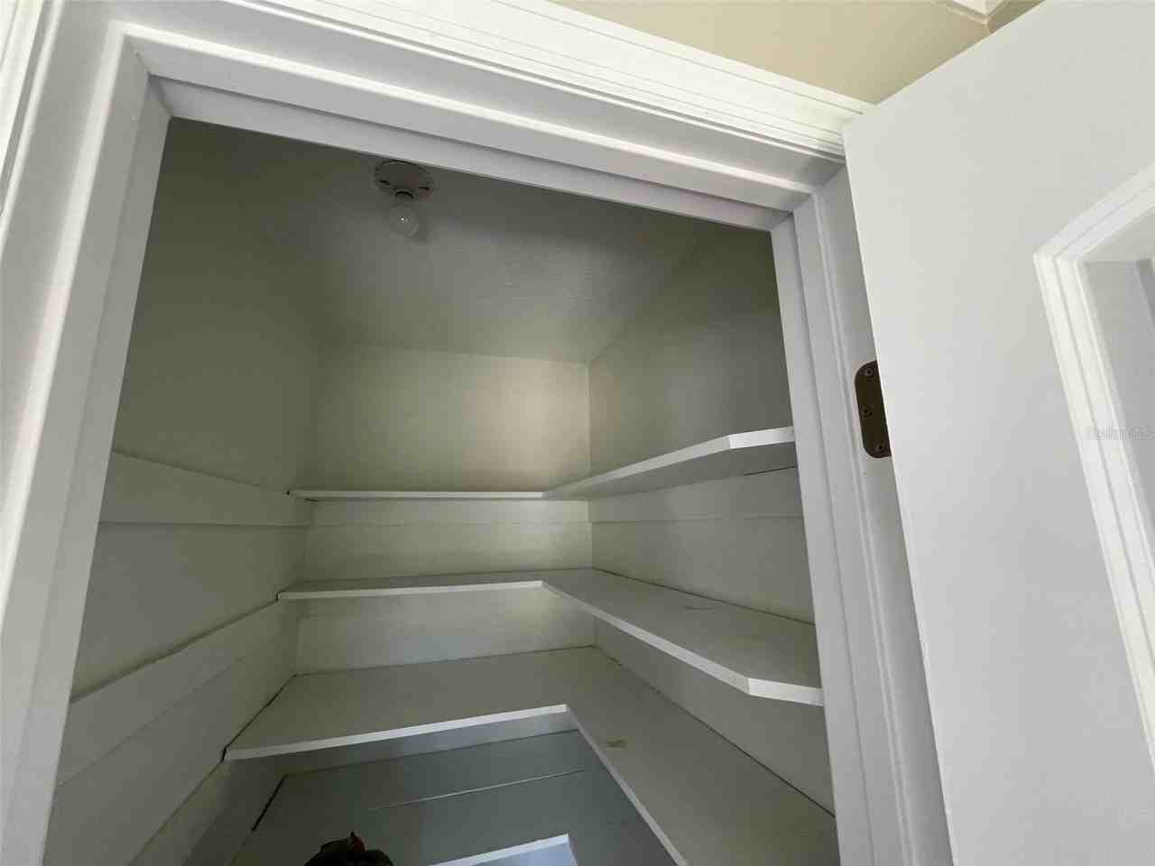 1117 Beverly Ave #NA - Photo 2 of 10