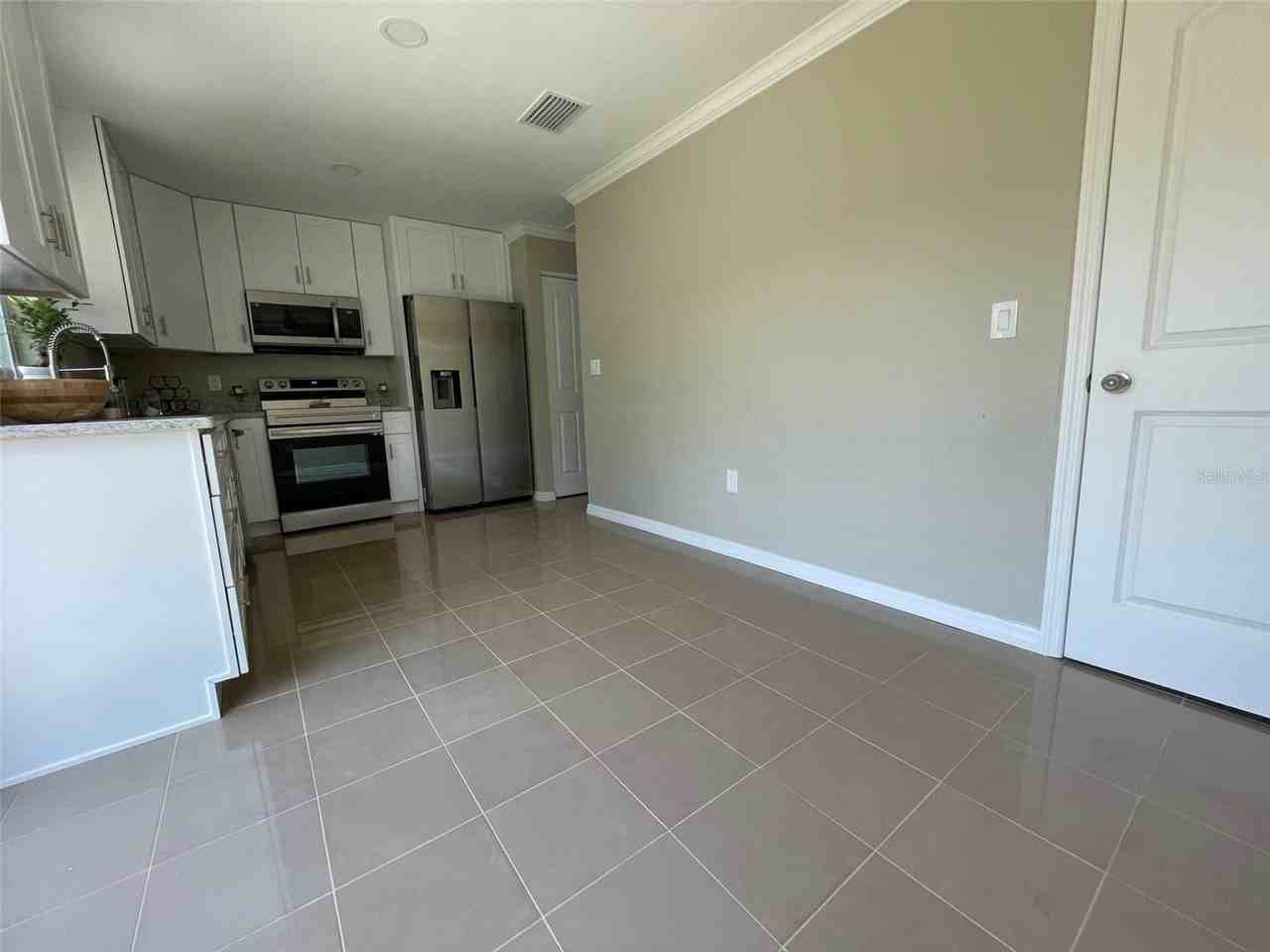 1117 Beverly Ave #NA - Photo 3 of 10