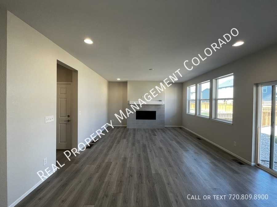 6552 N Cathay St - Photo 2 of 24