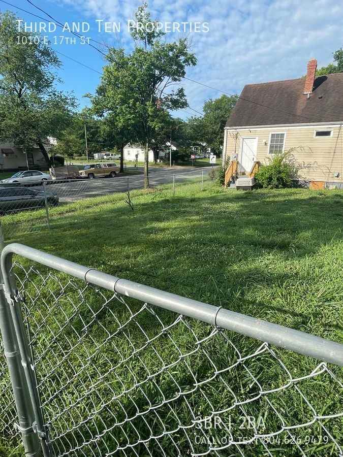 1010 E 17th St - Photo 2 of 11
