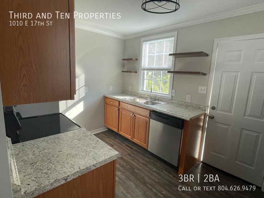 1010 E 17th St - Photo 3 of 11