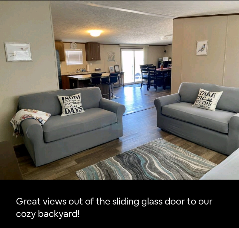 407 Hallmark St - Photo 3 of 33