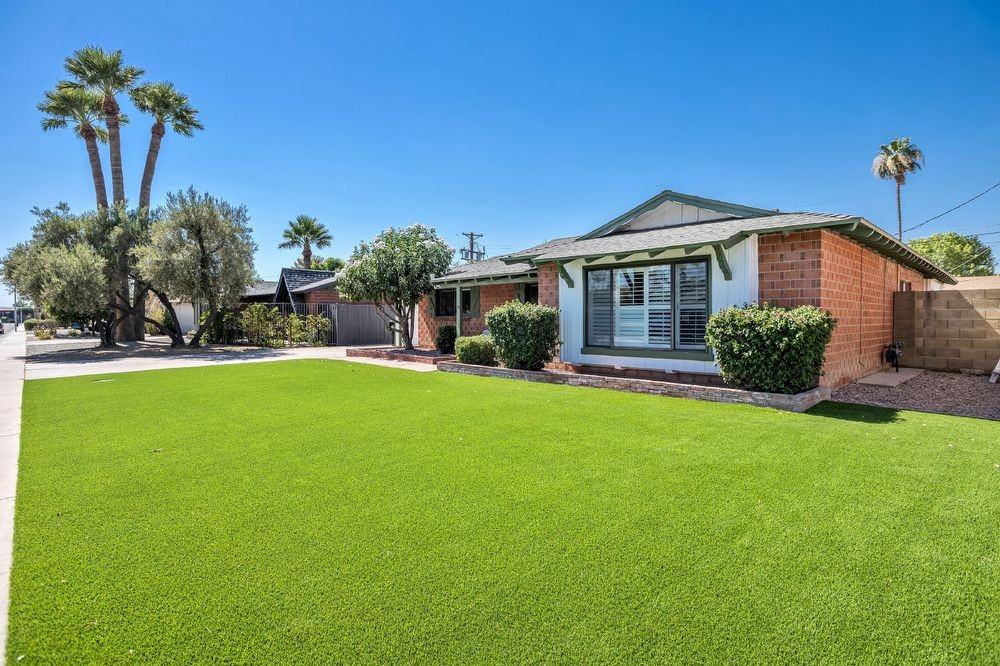 8308 E Turney Ave - Photo 2 of 27