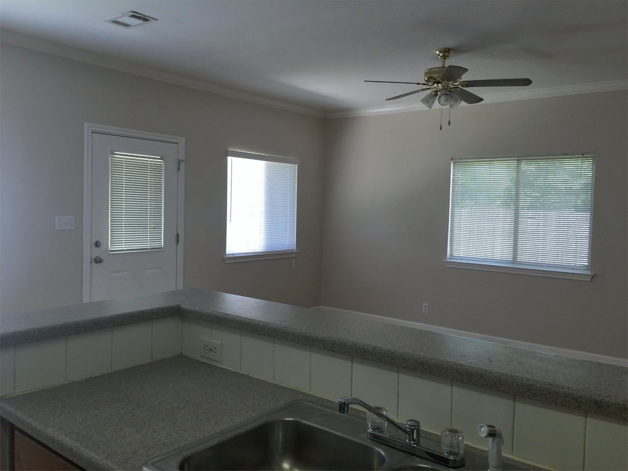 1729 Constantino Cir #B - Photo 7 of 23