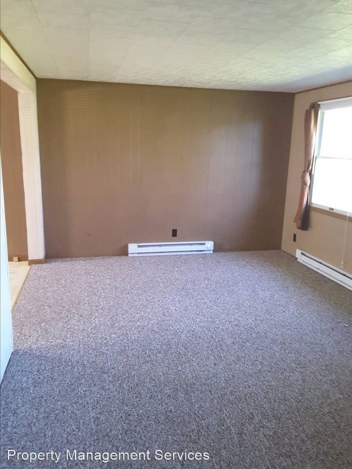 302 E. Lincoln St. - Photo 3 of 8