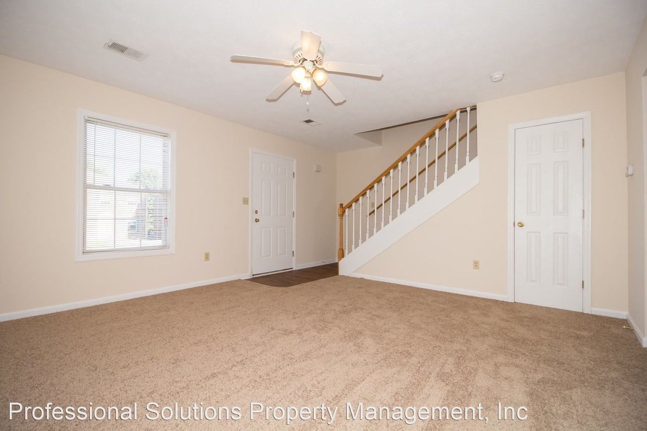 1112 Richmond Green - Photo 3 of 9