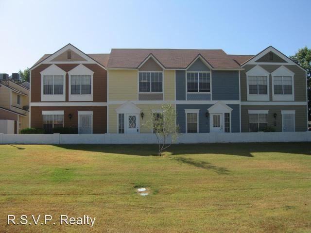 1970 N Hartford St #25